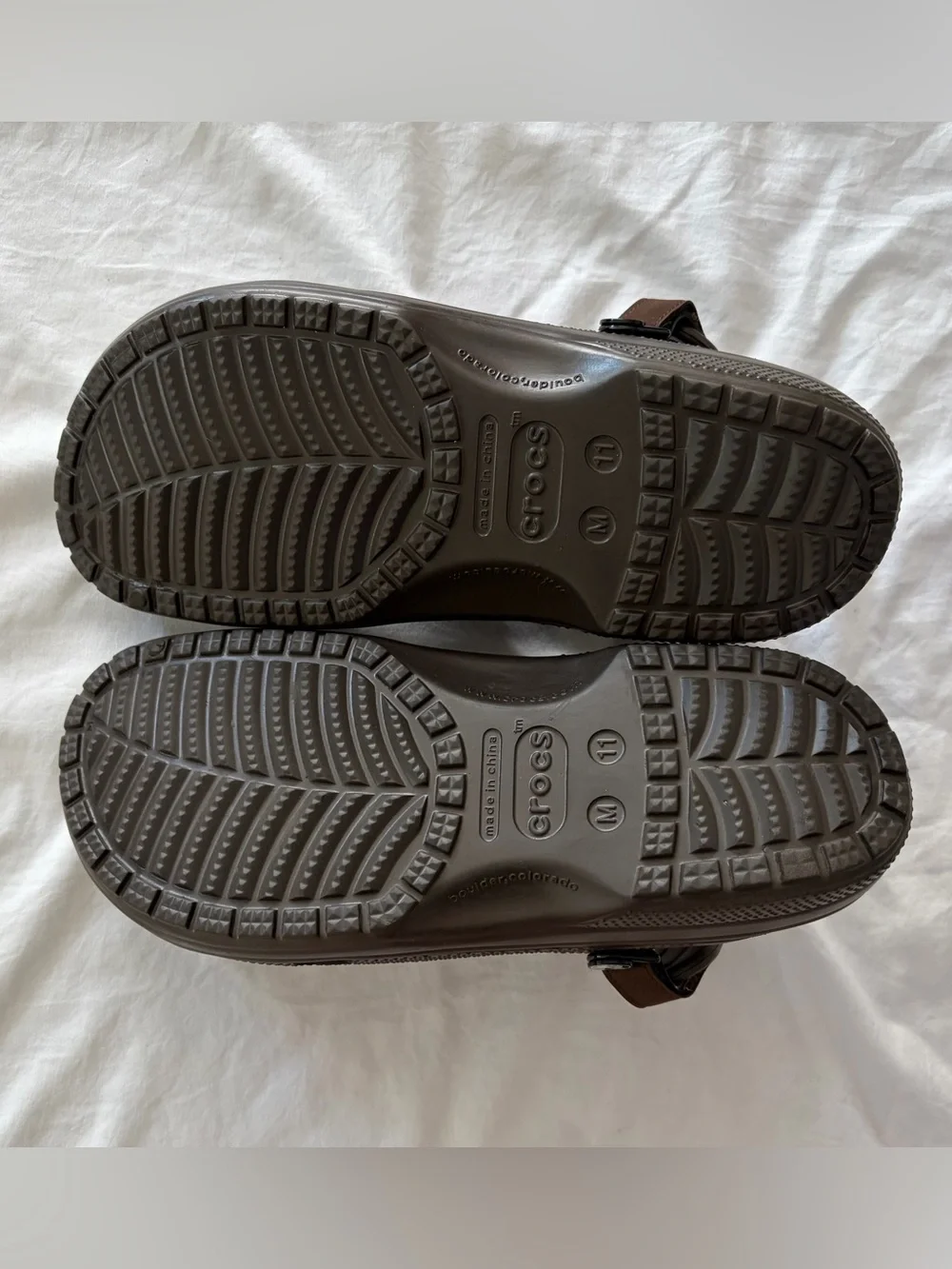 CROCS Men's Sz 11 Classic Yukon Vista II LiteRide Clogs Adj Heel Straps NWOT!